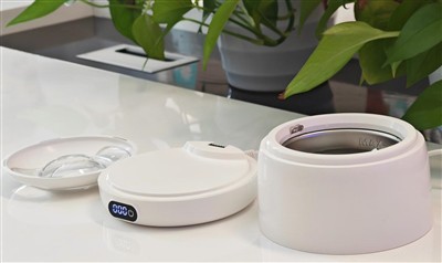 Laelana le dihlatswa meno a meno a maitirelo a ultrasonic a bulky .